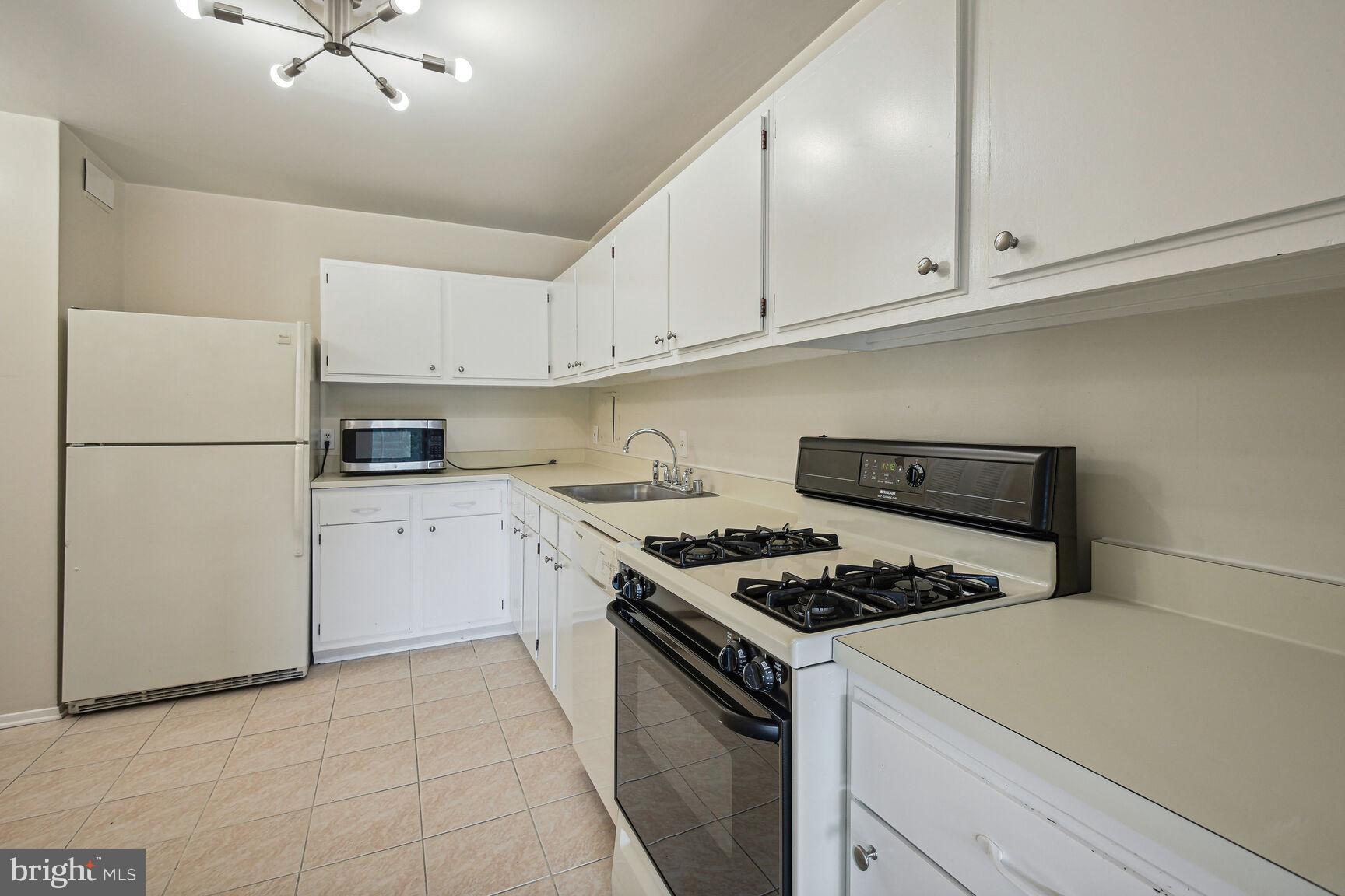 PARKSIDE PLAZA CODM - Residential Lease