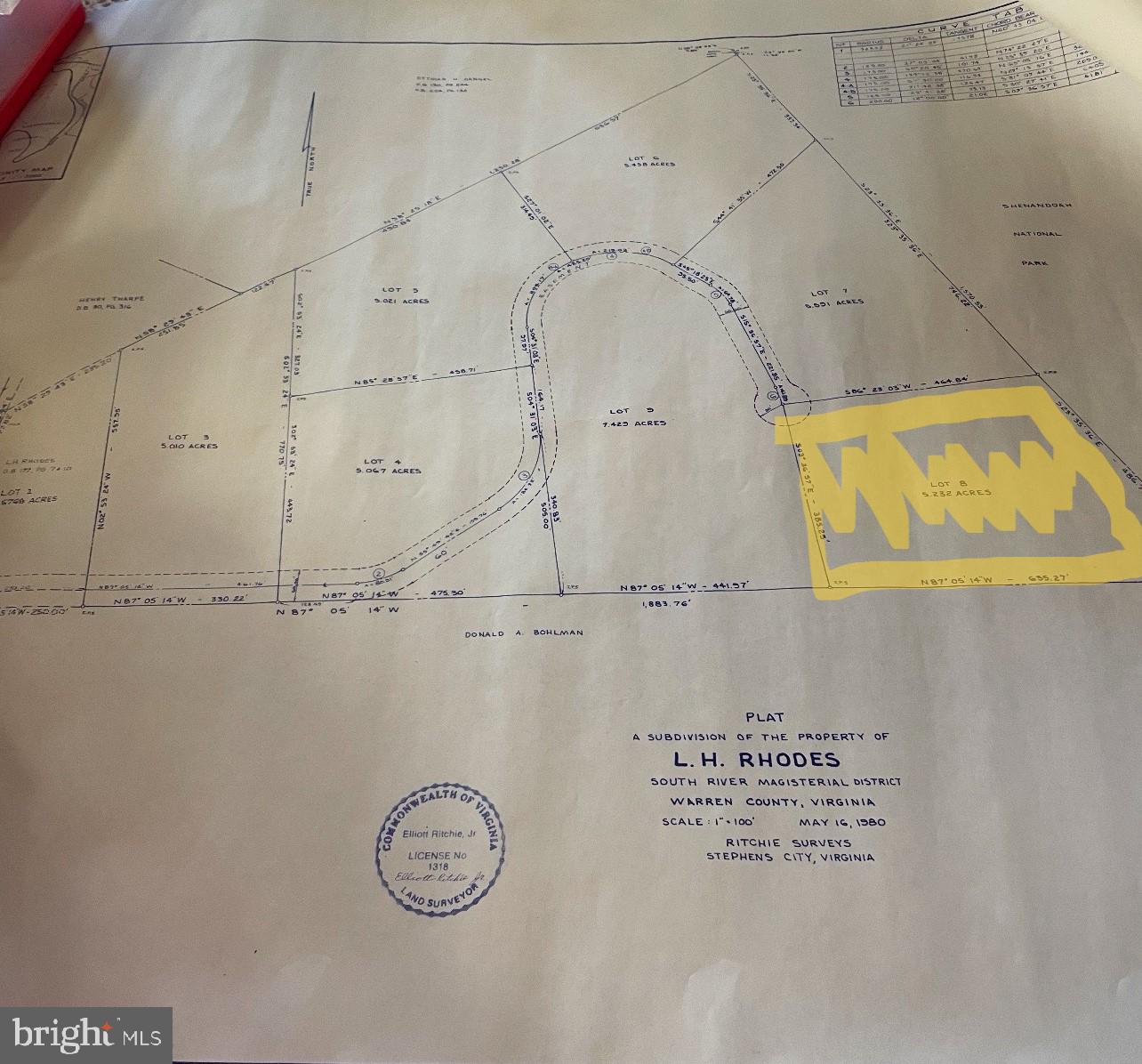 Main image without alt text