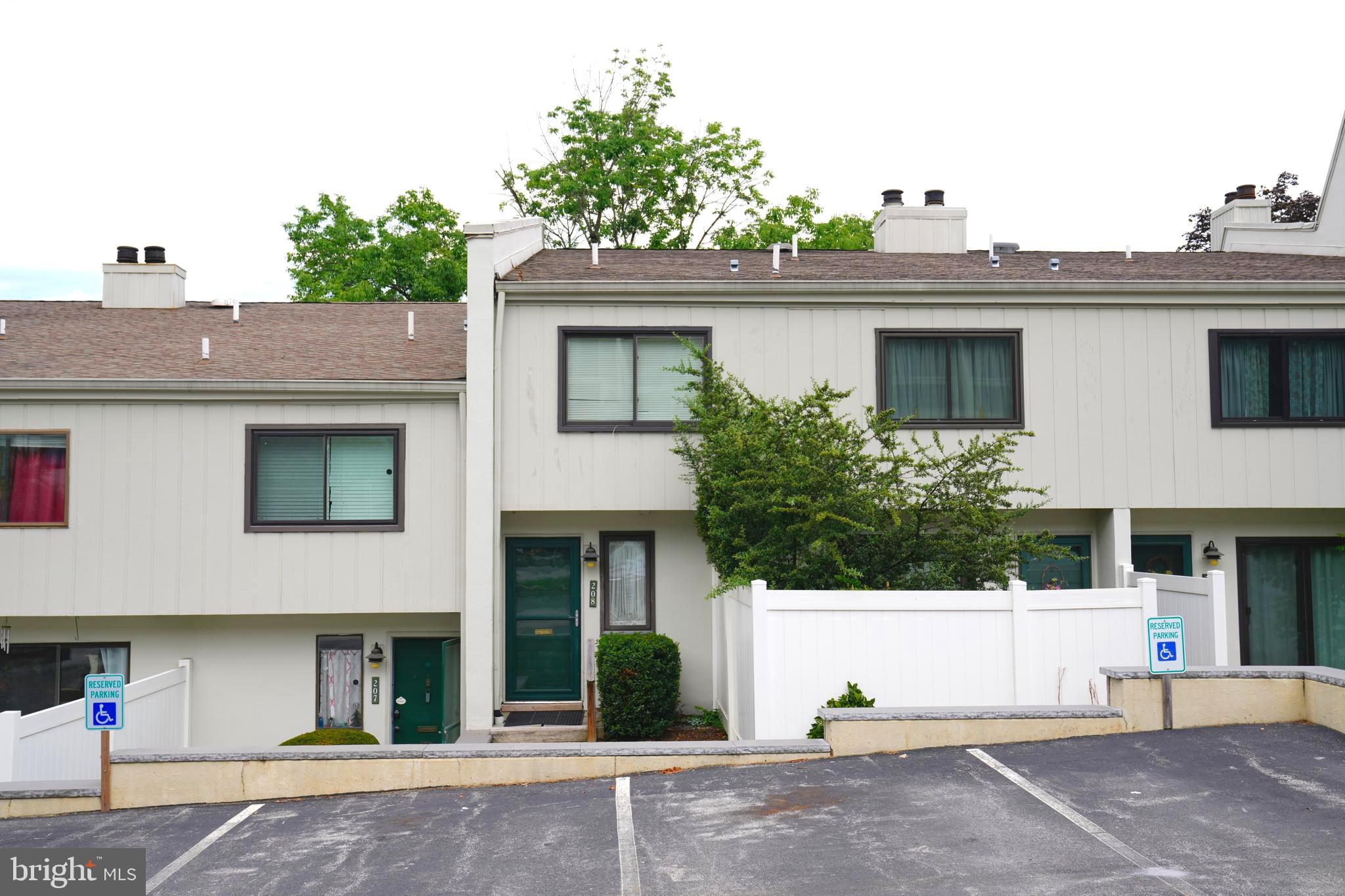 SUMMIT HOUSE - Residential Lease