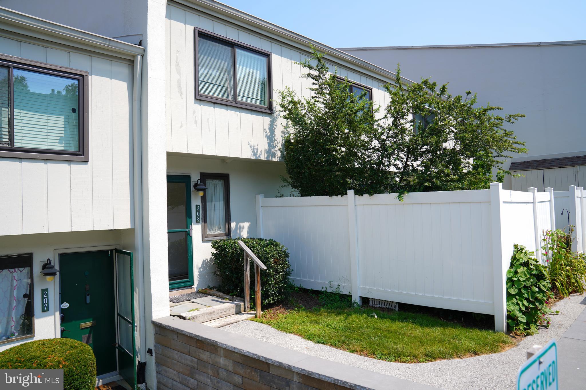 SUMMIT HOUSE - Residential Lease