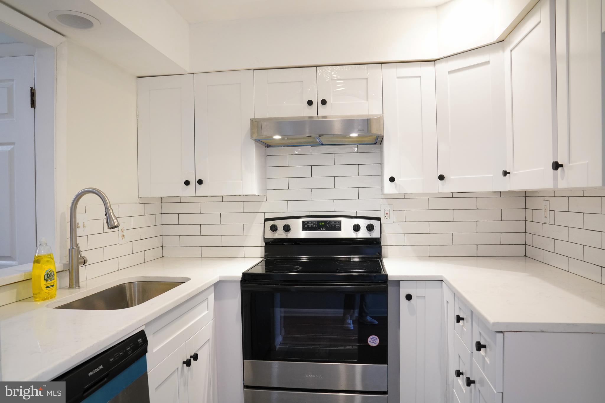 SUMMIT HOUSE - Residential Lease