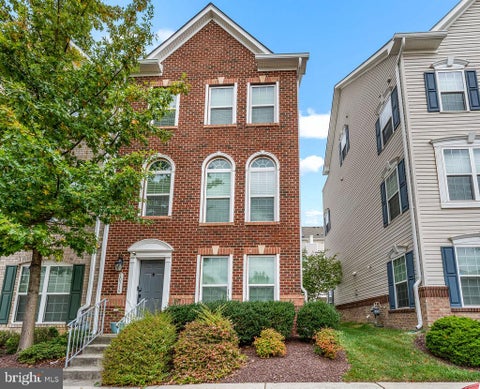 Townhouse For Rent - 10716 Eastland Circle<br/> UPPER MARLBORO, MD 20772