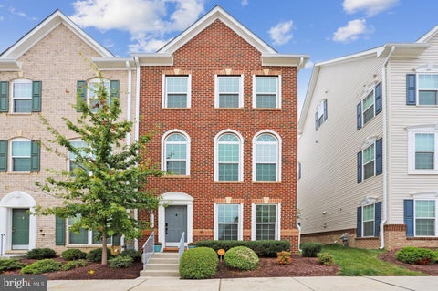 Townhouse For Rent - 10716 Eastland Circle<br/> UPPER MARLBORO, MD 20772