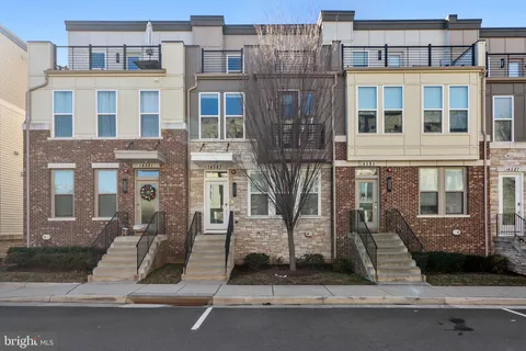 14583 Lakestone Drive, Chantilly, VA MLS: VAFX2288826
