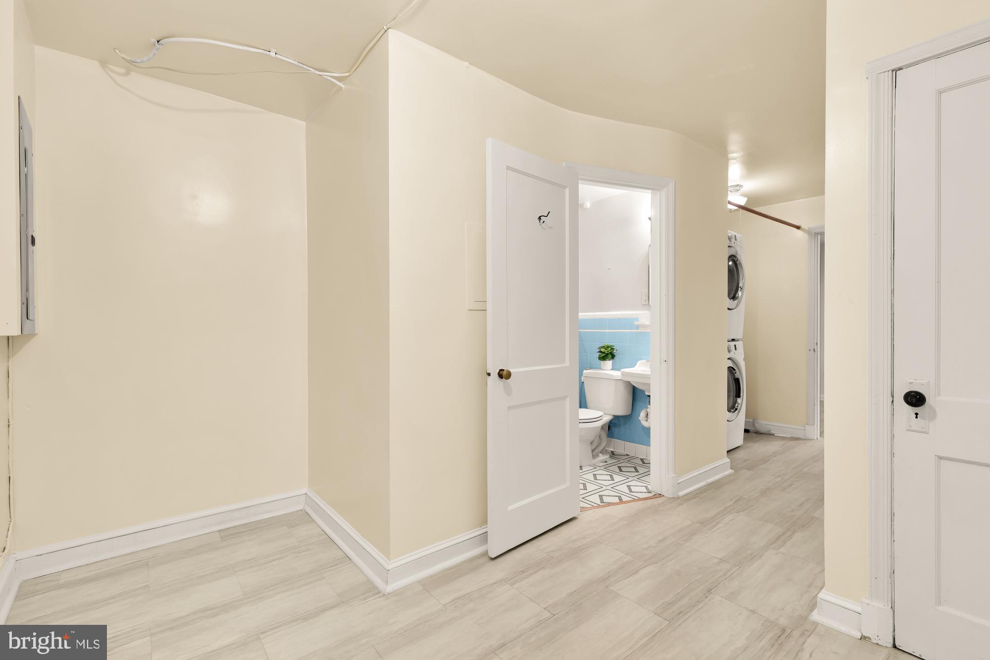 WOODSIDE PARK - Residential