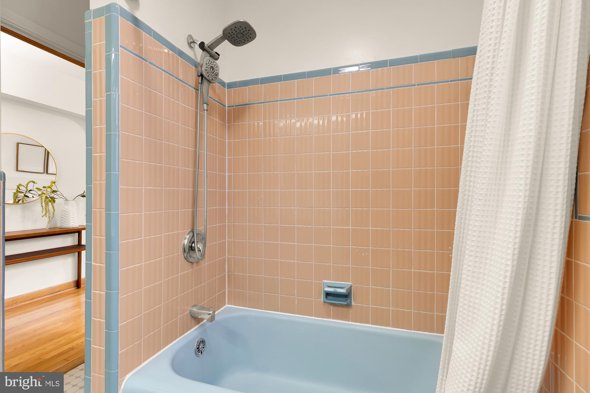 WOODSIDE PARK - Residential