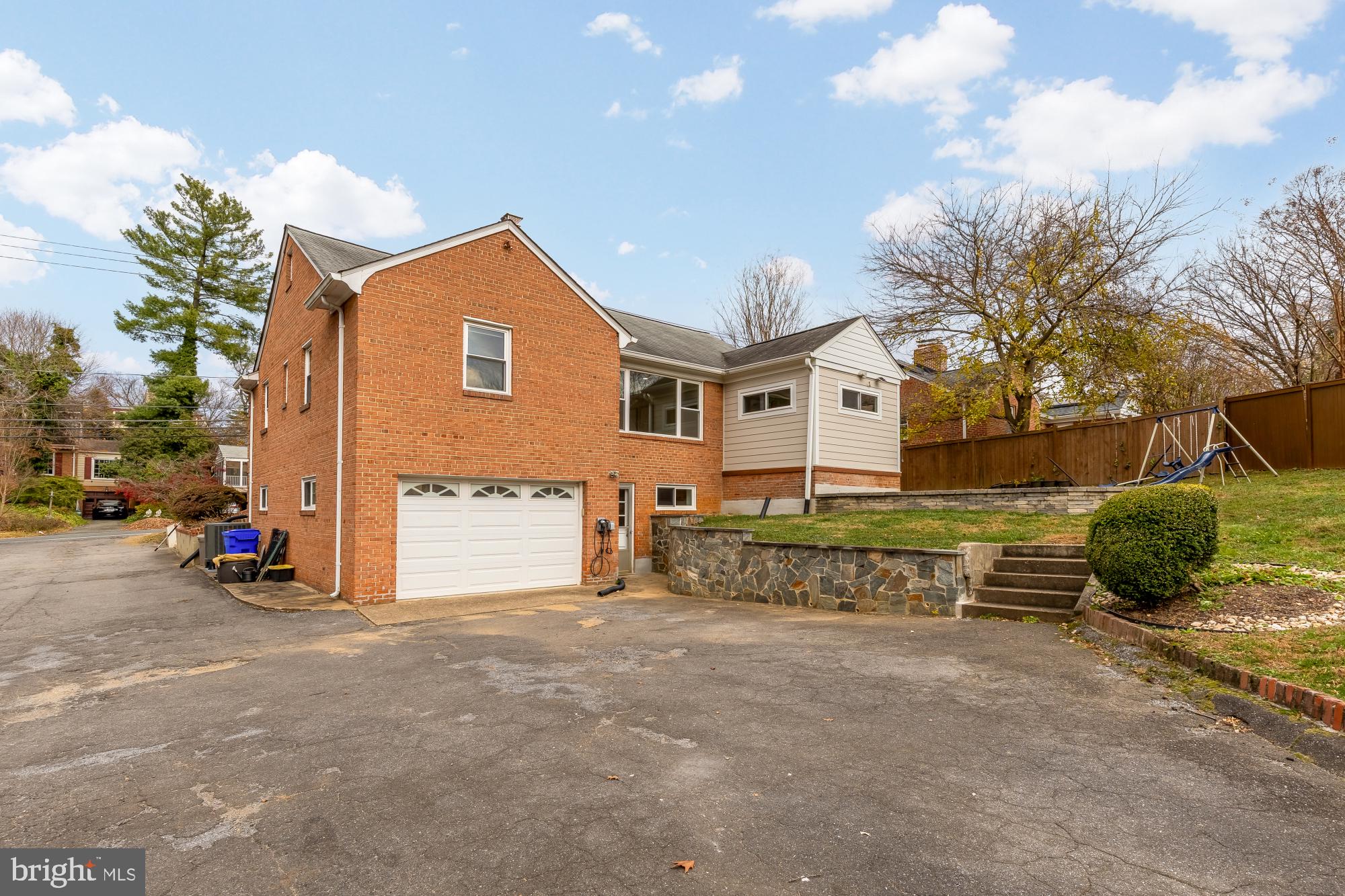 WOODSIDE PARK - Residential