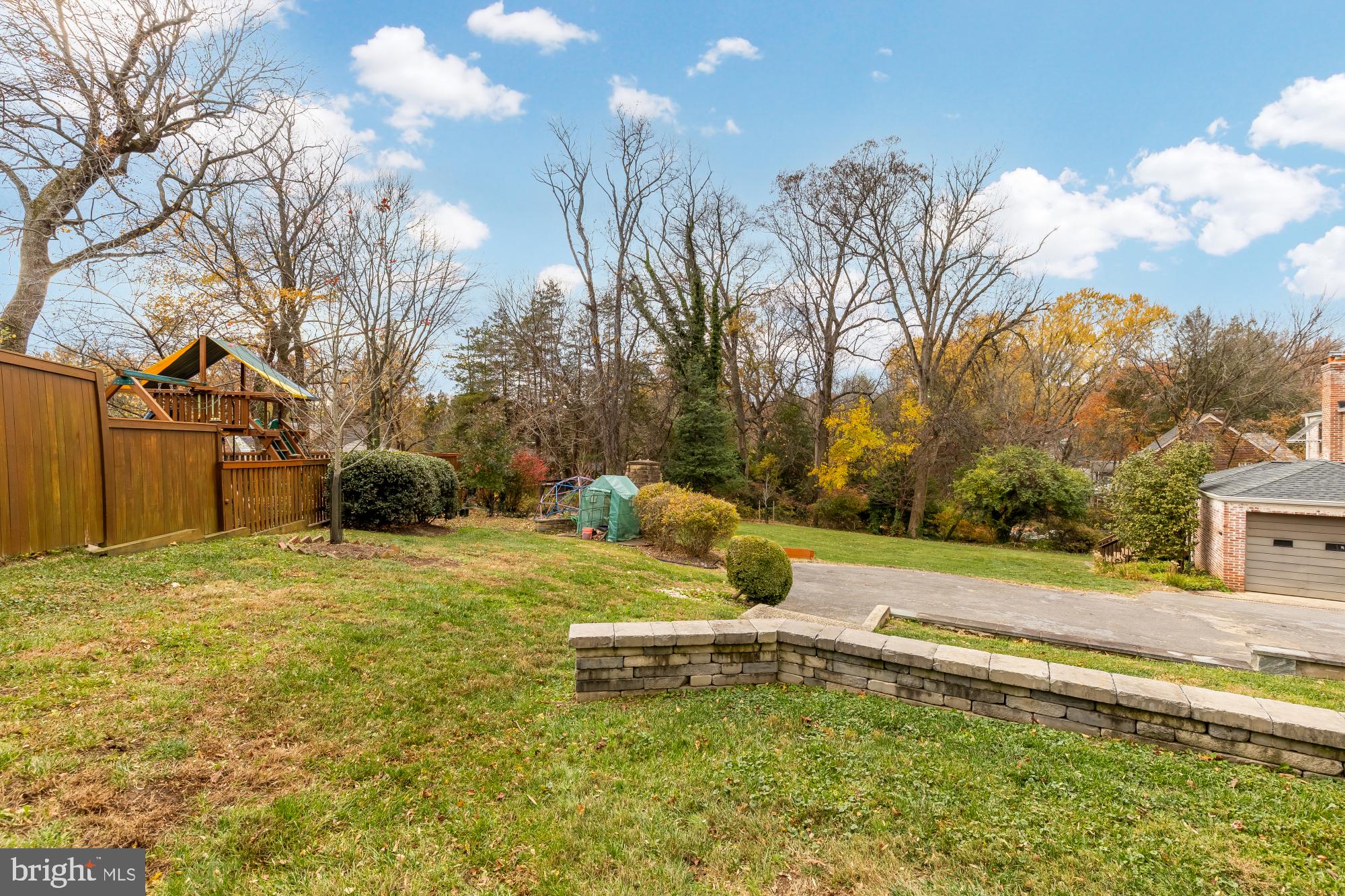 WOODSIDE PARK - Residential