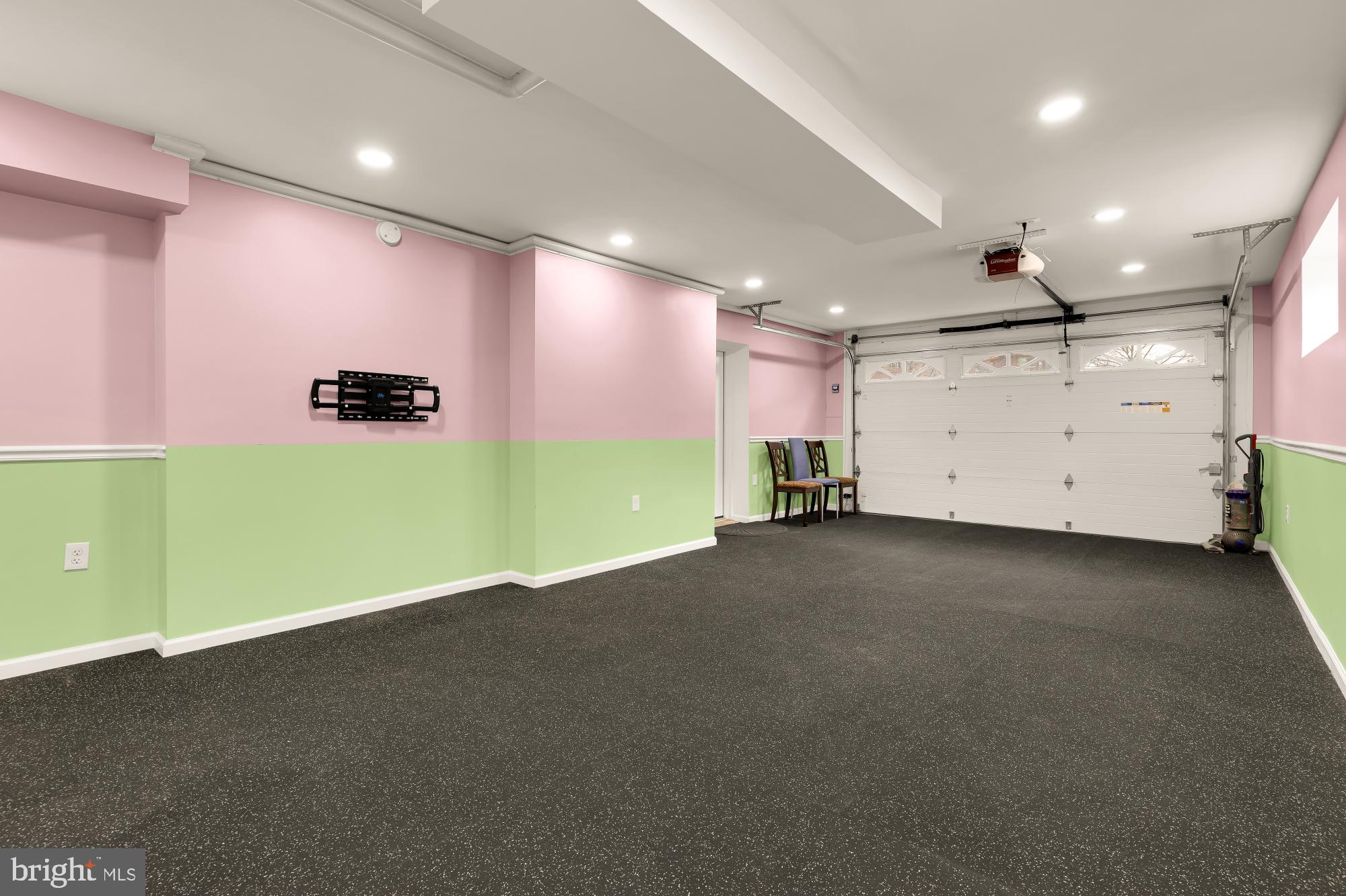 WOODSIDE PARK - Residential