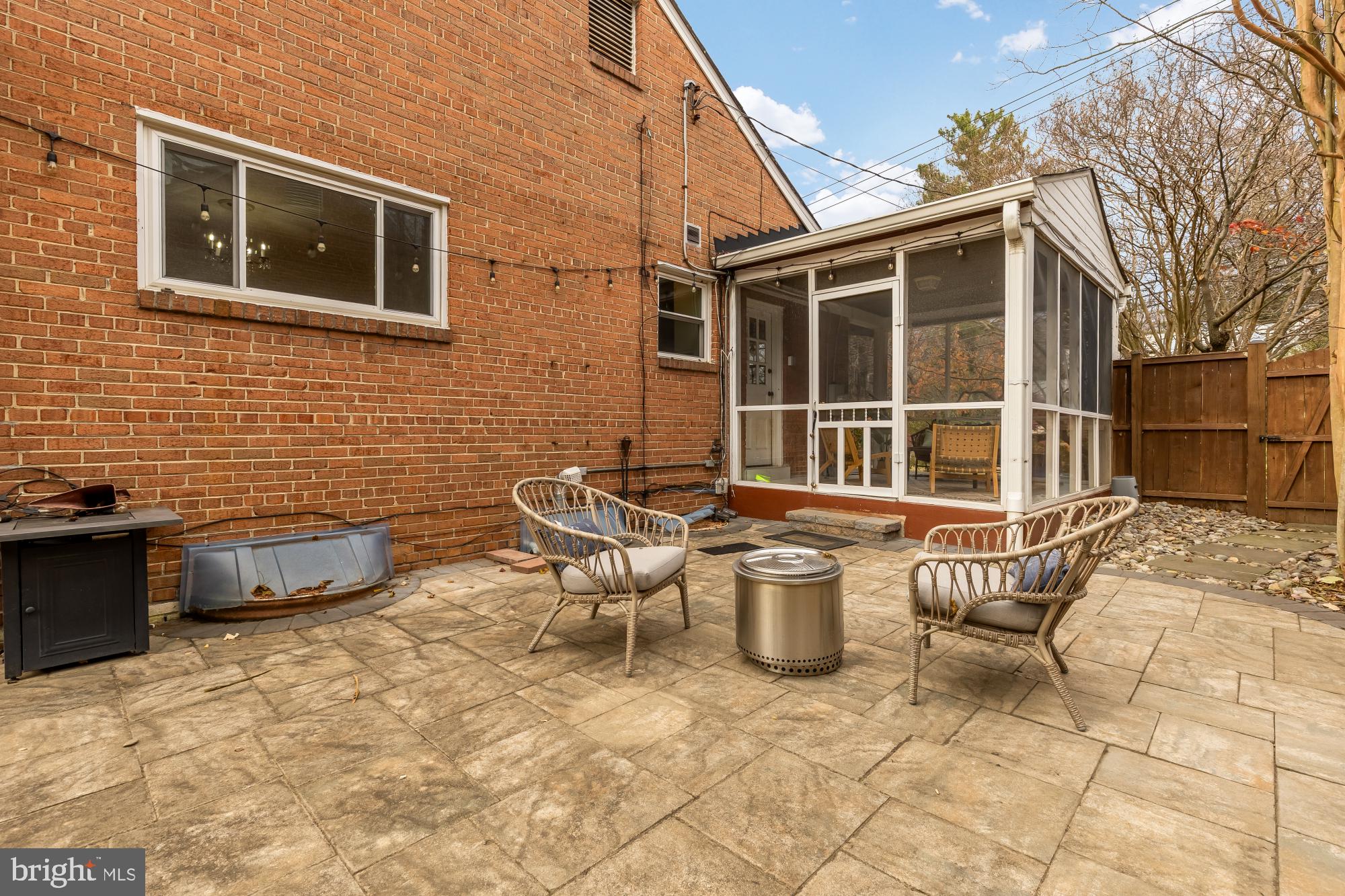 WOODSIDE PARK - Residential