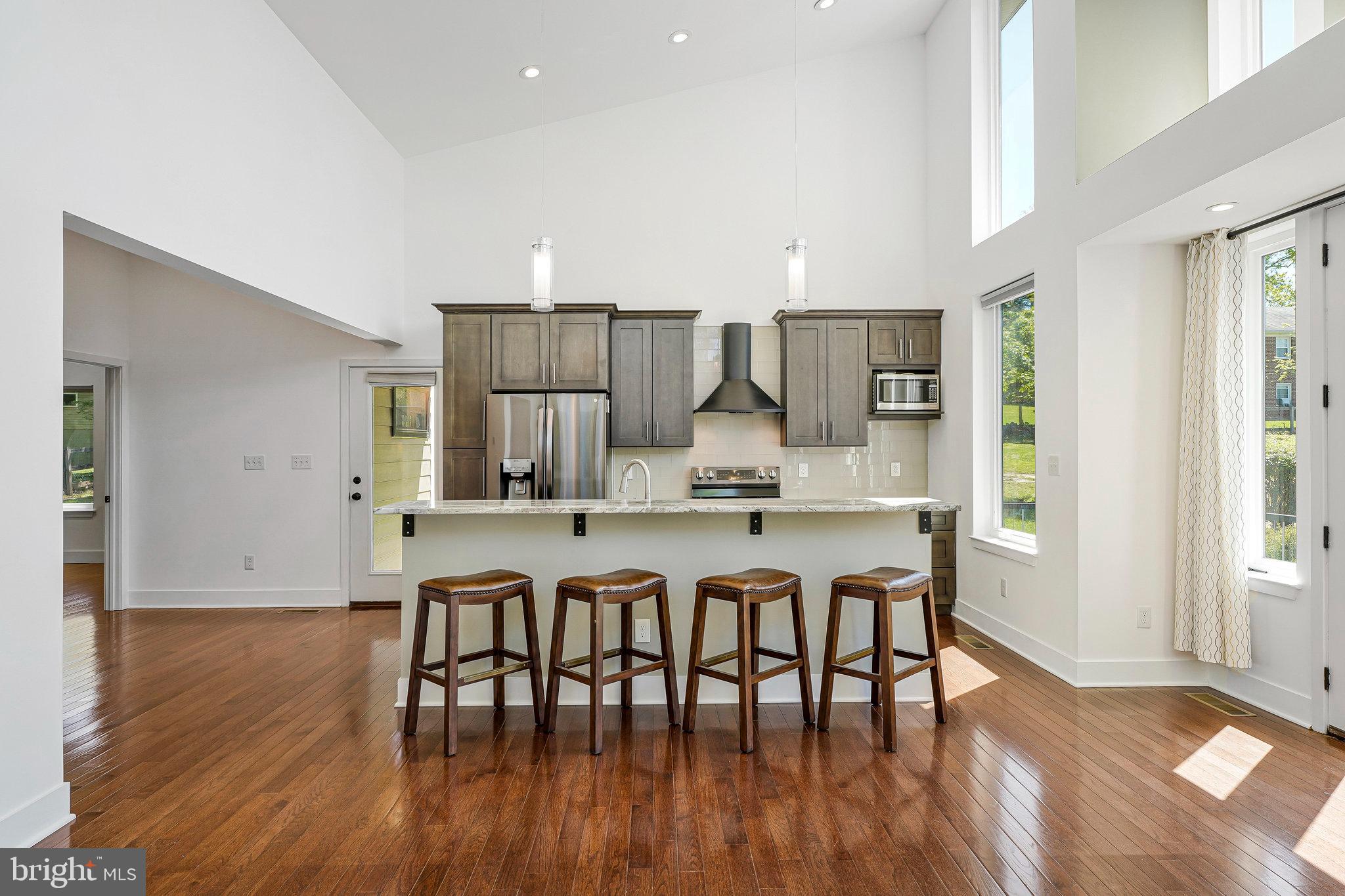 45410 LAKESIDE DRIVE