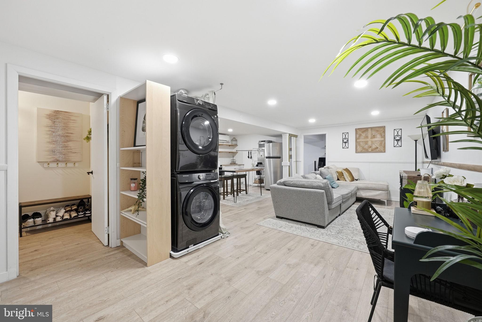 WOODBERRY FOREST - Residential