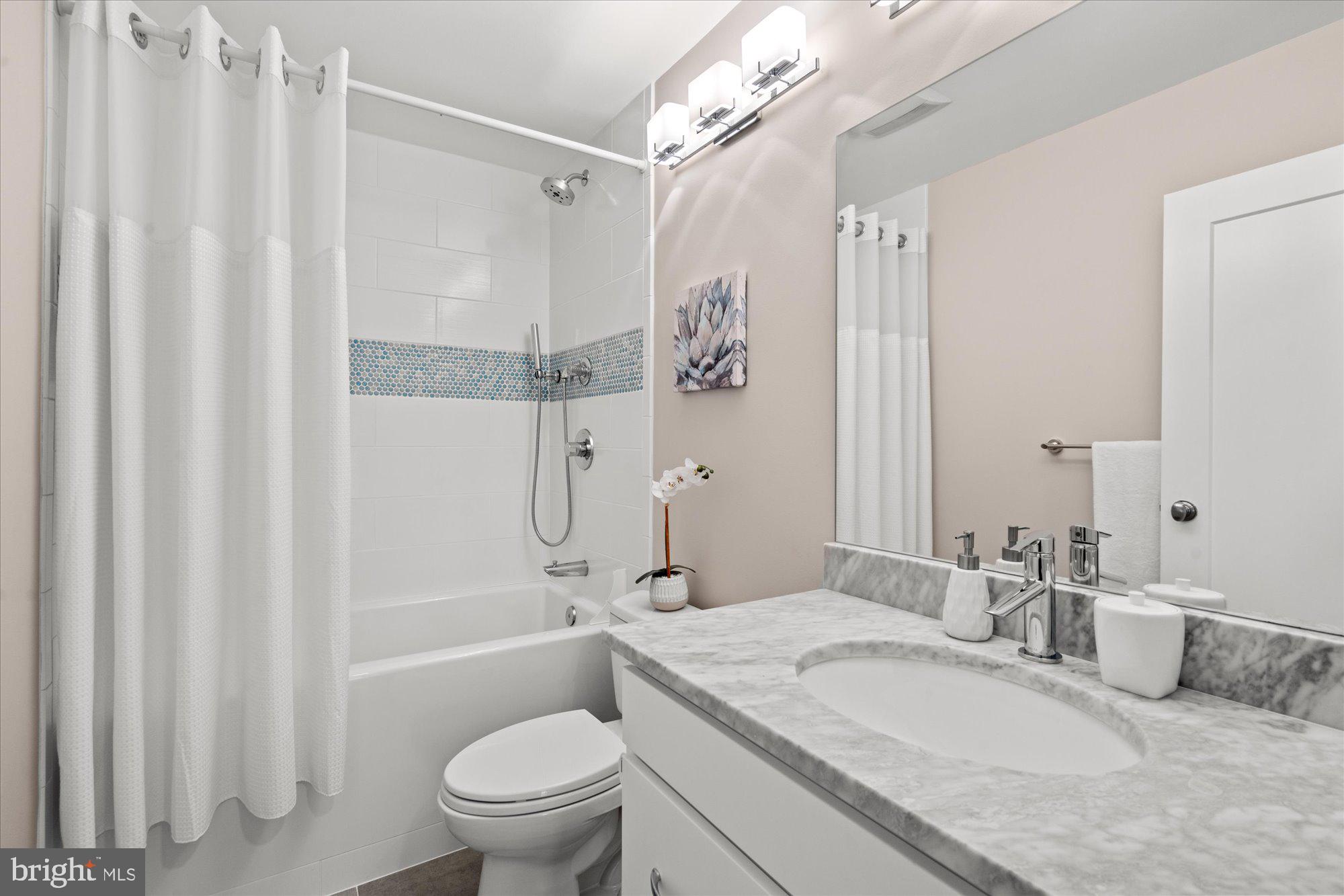 ATRIUM CONDO - Residential