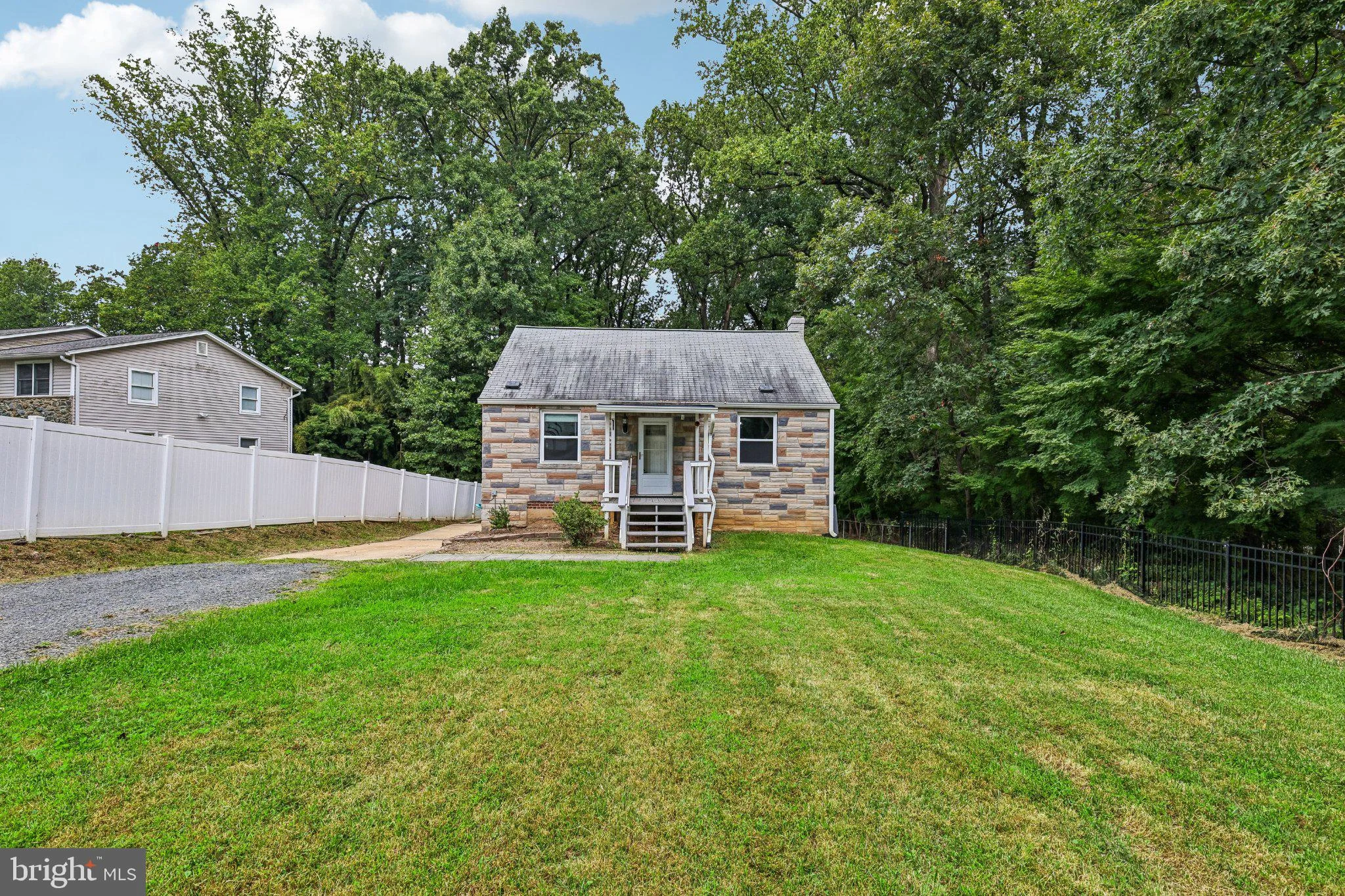 7806 Oak Street, Falls Church, VA, 22043