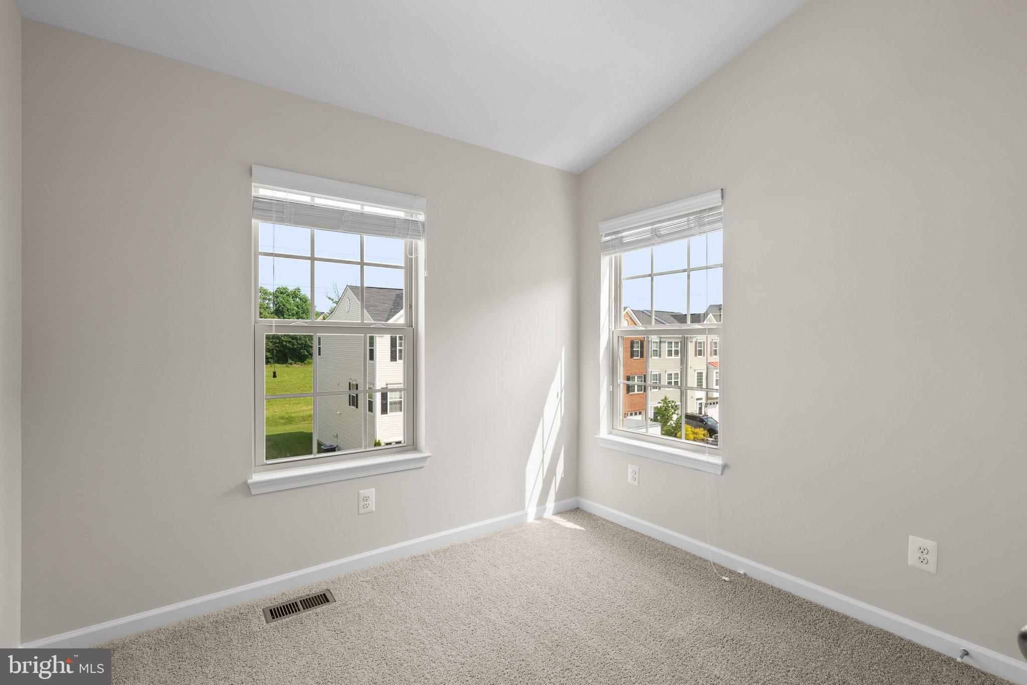 RAVENHURST GLEN - Residential