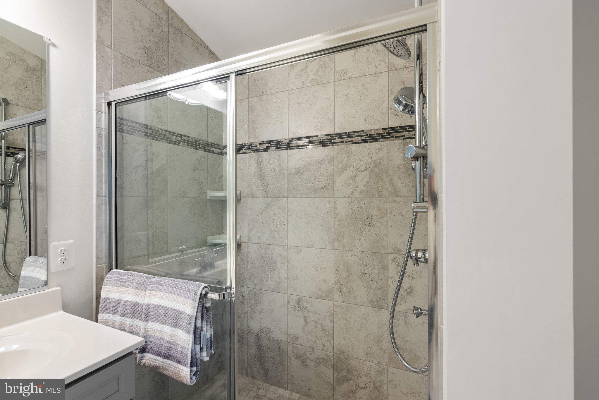 RAVENHURST GLEN - Residential