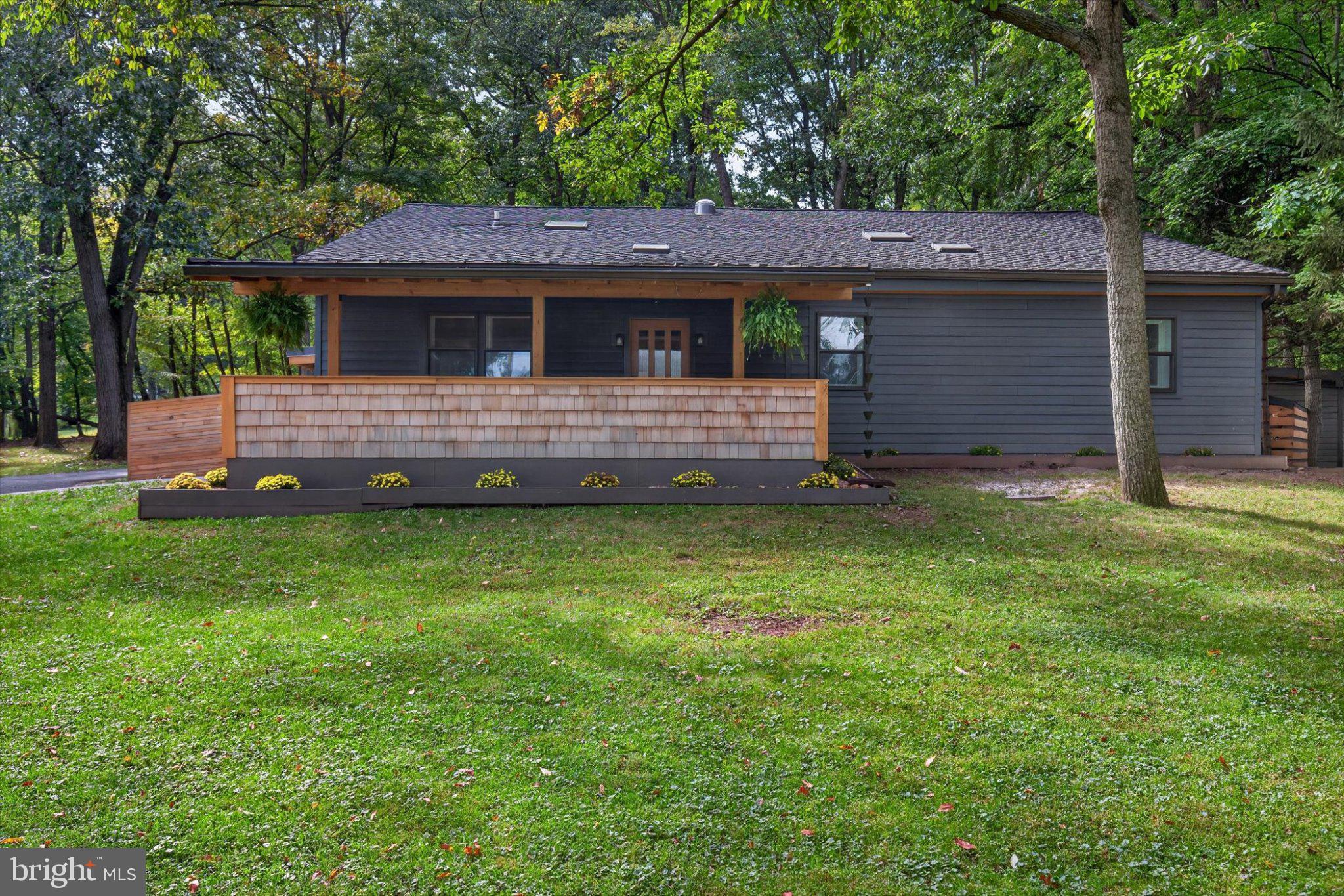 1061 YORK ROAD