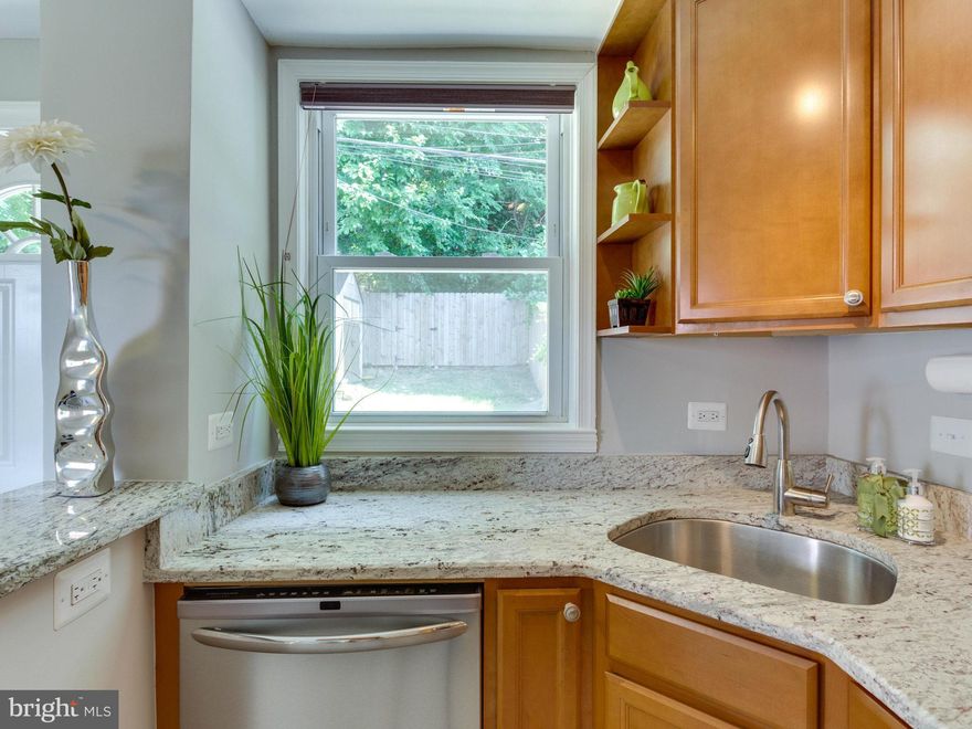 Enjoy Arlington living at its finest in this brick front town home!  Fabulous location!  Walk to public transportation & Shirlington w/ lots of restaurants & shopping.  Spacious bedrooms, hardwood floors, new stainless steel appliances, & granite counters.  Private backyard w/ custom built picnic table great for grilling/entertaining!  Near the W&OD Trail, commuter routes & D.C.  Welcome home!