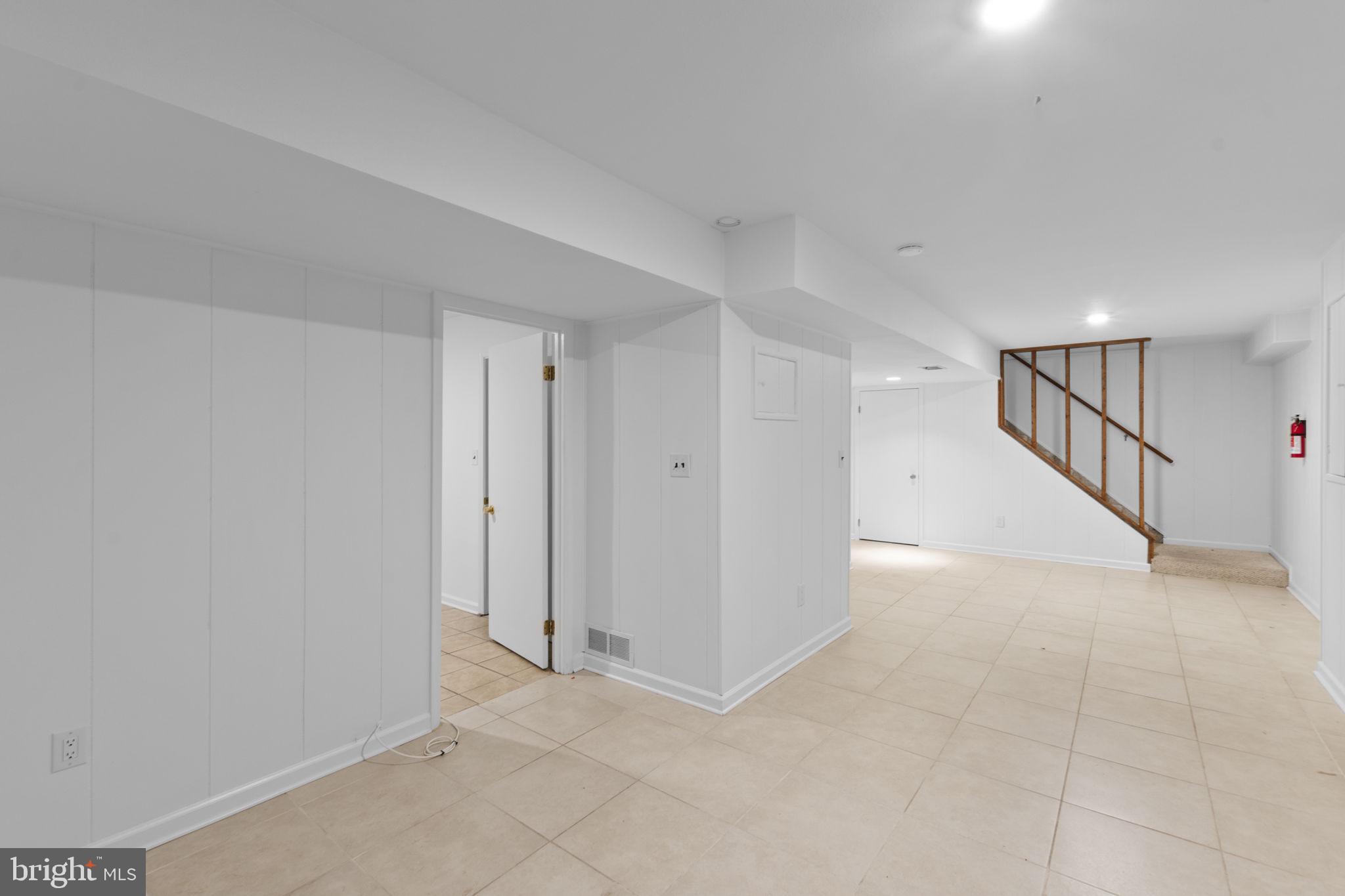 WILTON FOREST - Residential Lease