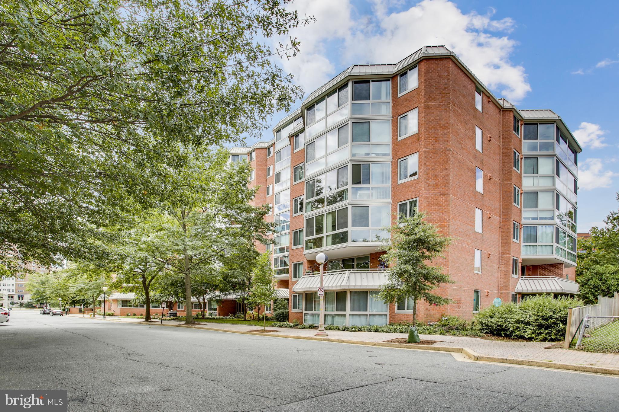 WESTVIEW AT BALLSTON METRO - Residential