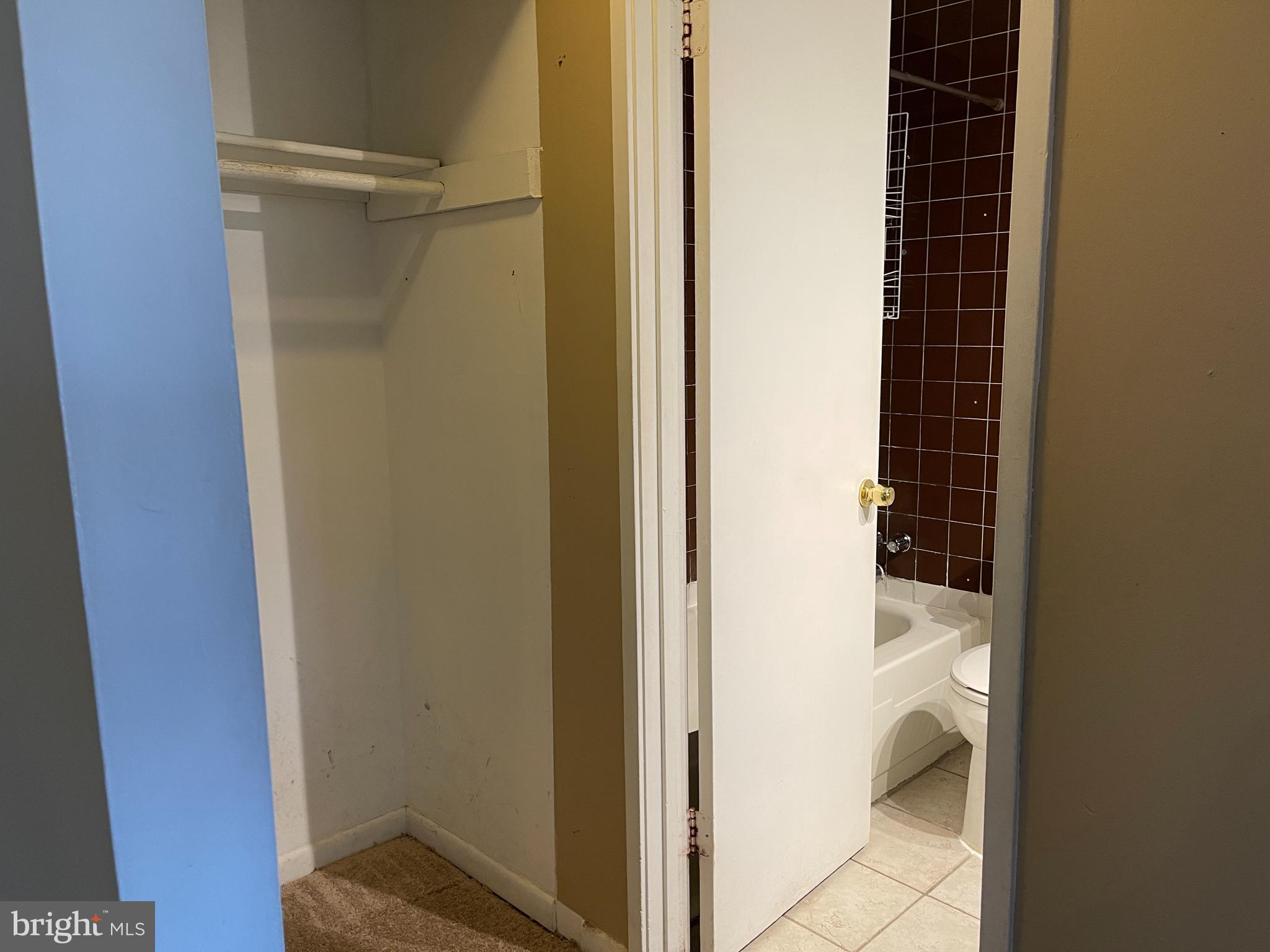 SHADOW OAKS - Residential