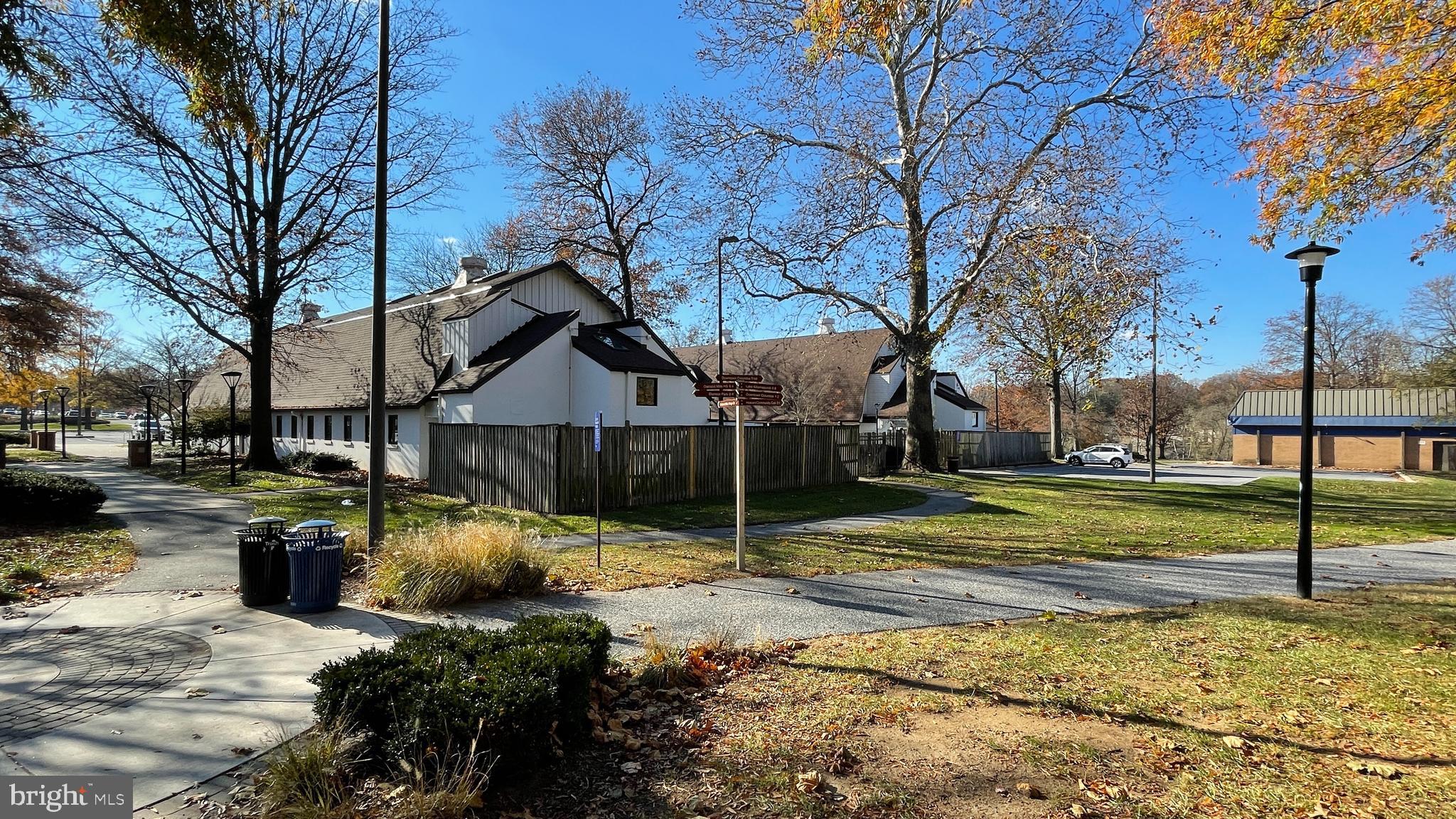 SHADOW OAKS - Residential