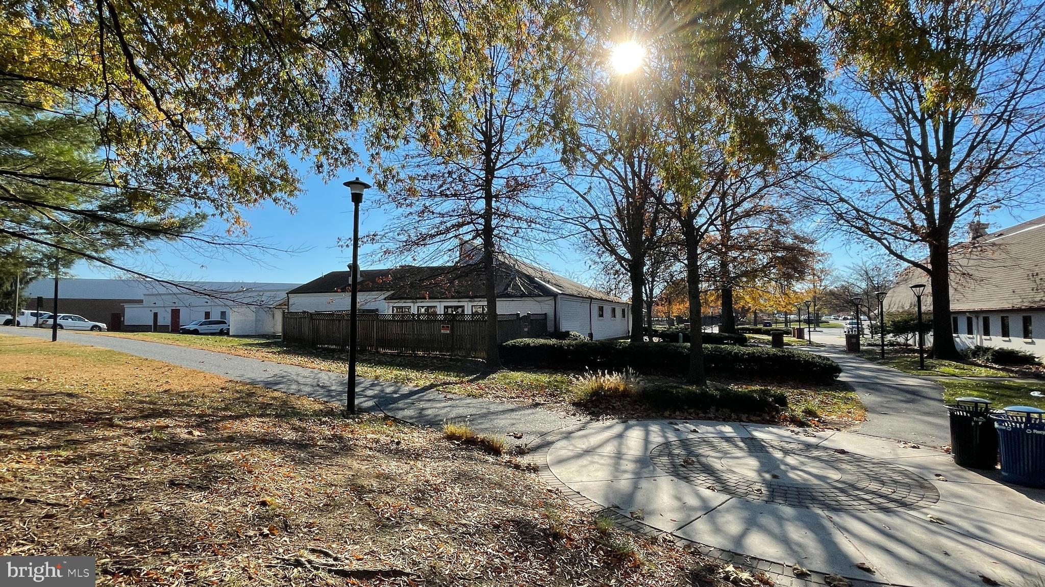 SHADOW OAKS - Residential