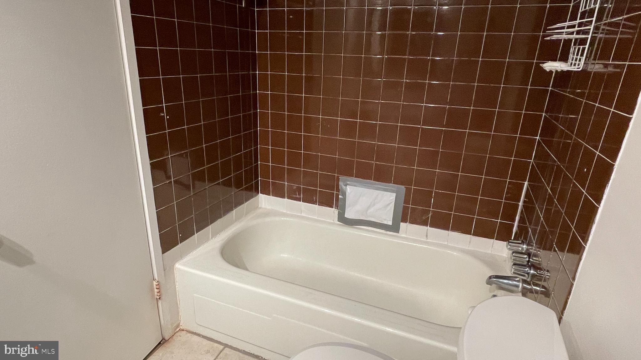 SHADOW OAKS - Residential