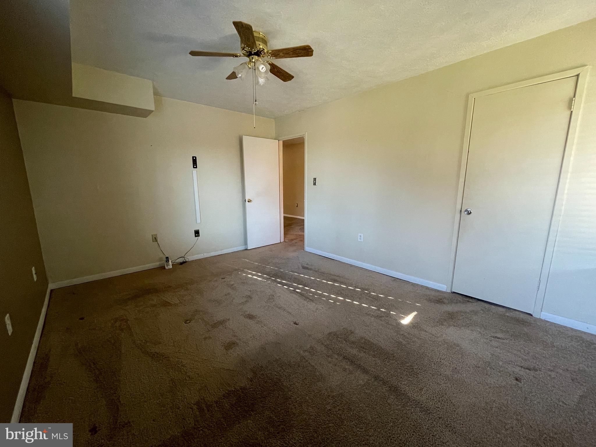 SHADOW OAKS - Residential