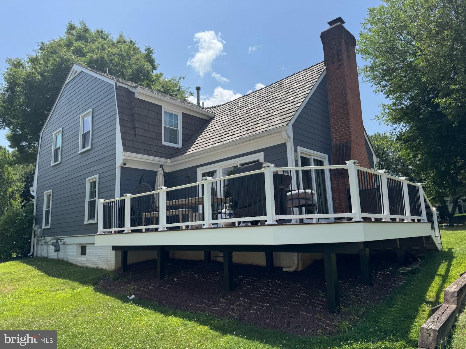 118 UPSHIRE CIRCLE