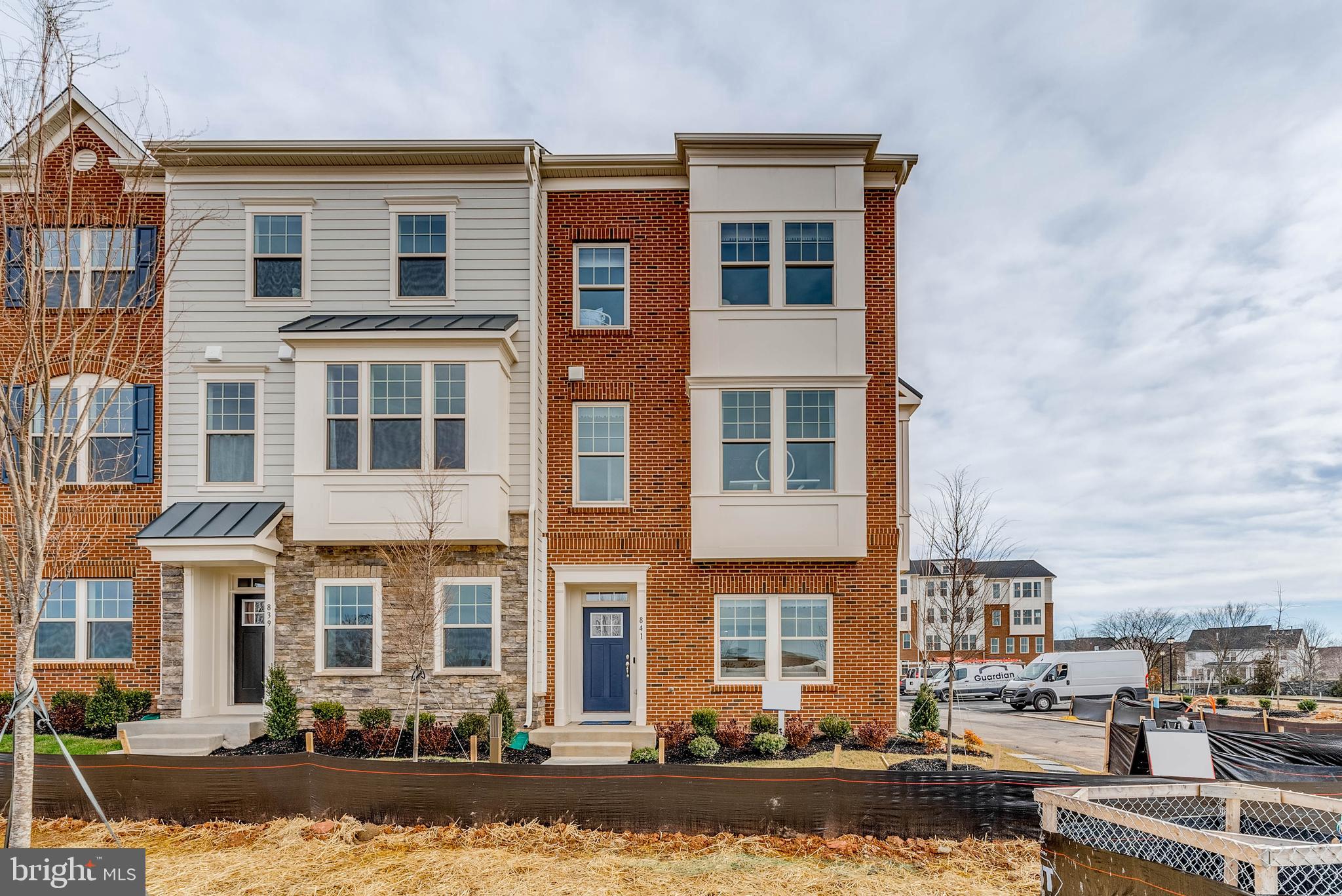 POTOMAC STATION MARKETPLACE - Residential