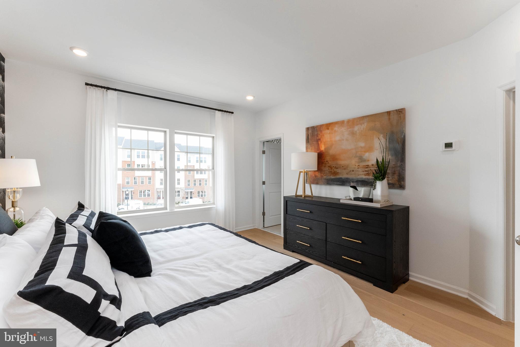 POTOMAC STATION MARKETPLACE - Residential