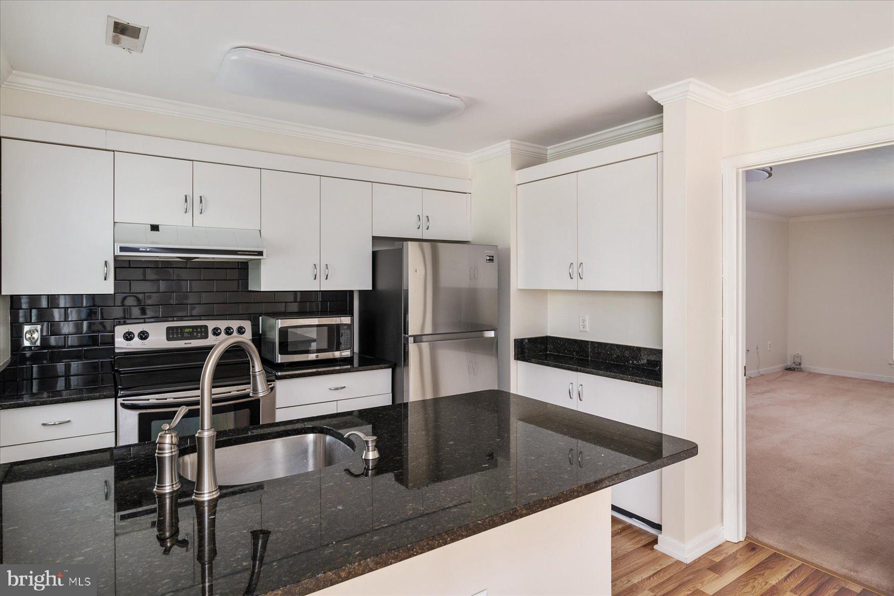 EDGEWOOD GREEN - Residential