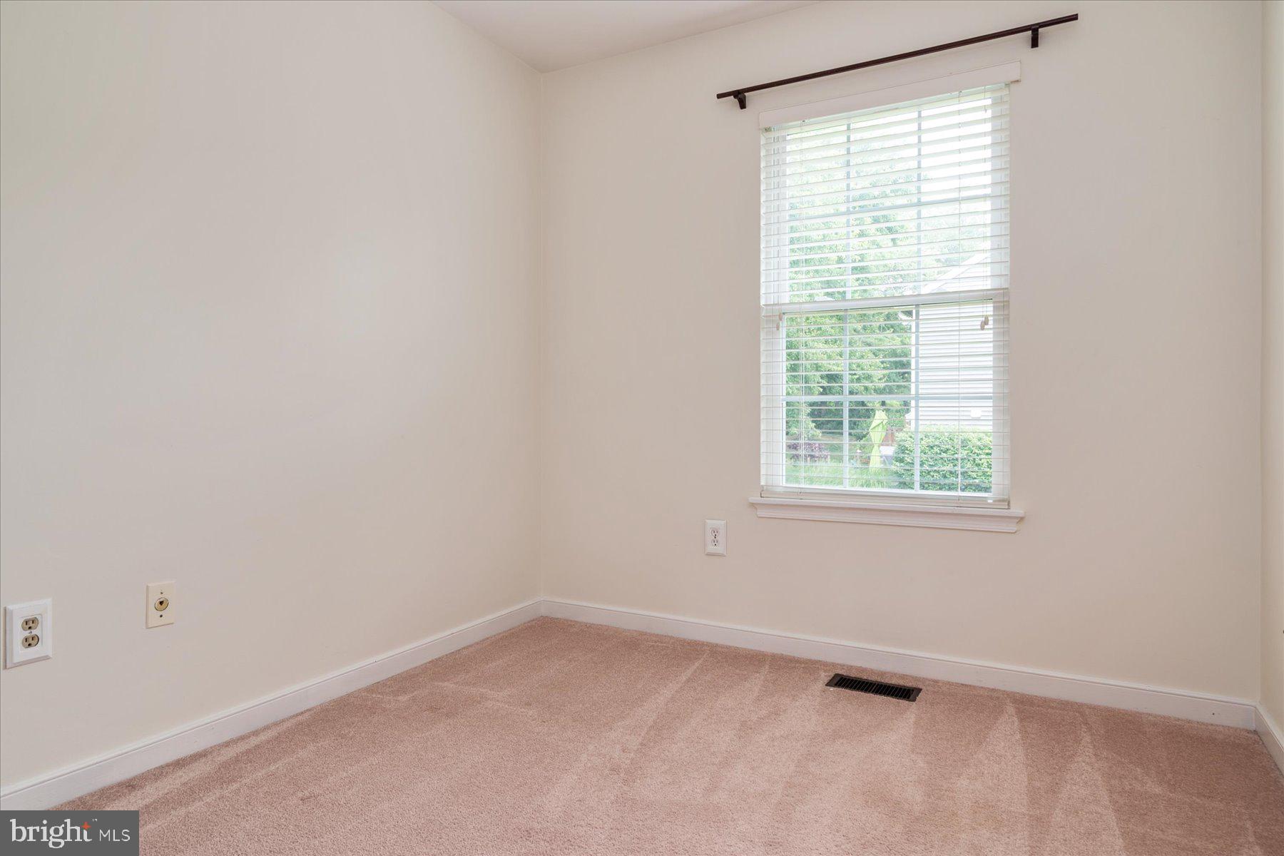 EDGEWOOD GREEN - Residential