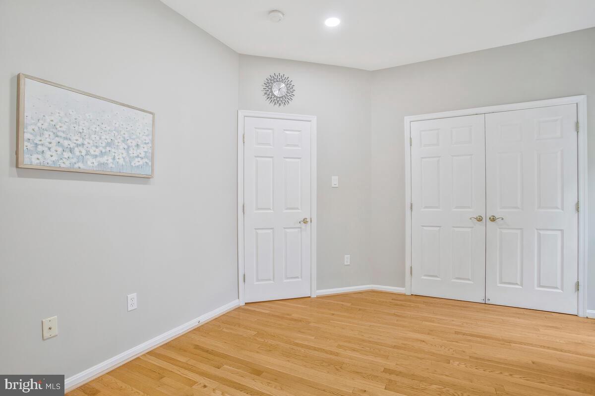 RIVERWALK - Residential