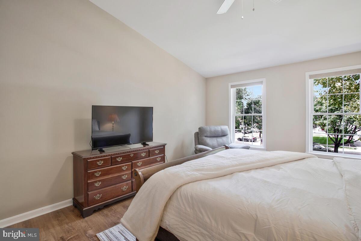 RIVERWALK - Residential