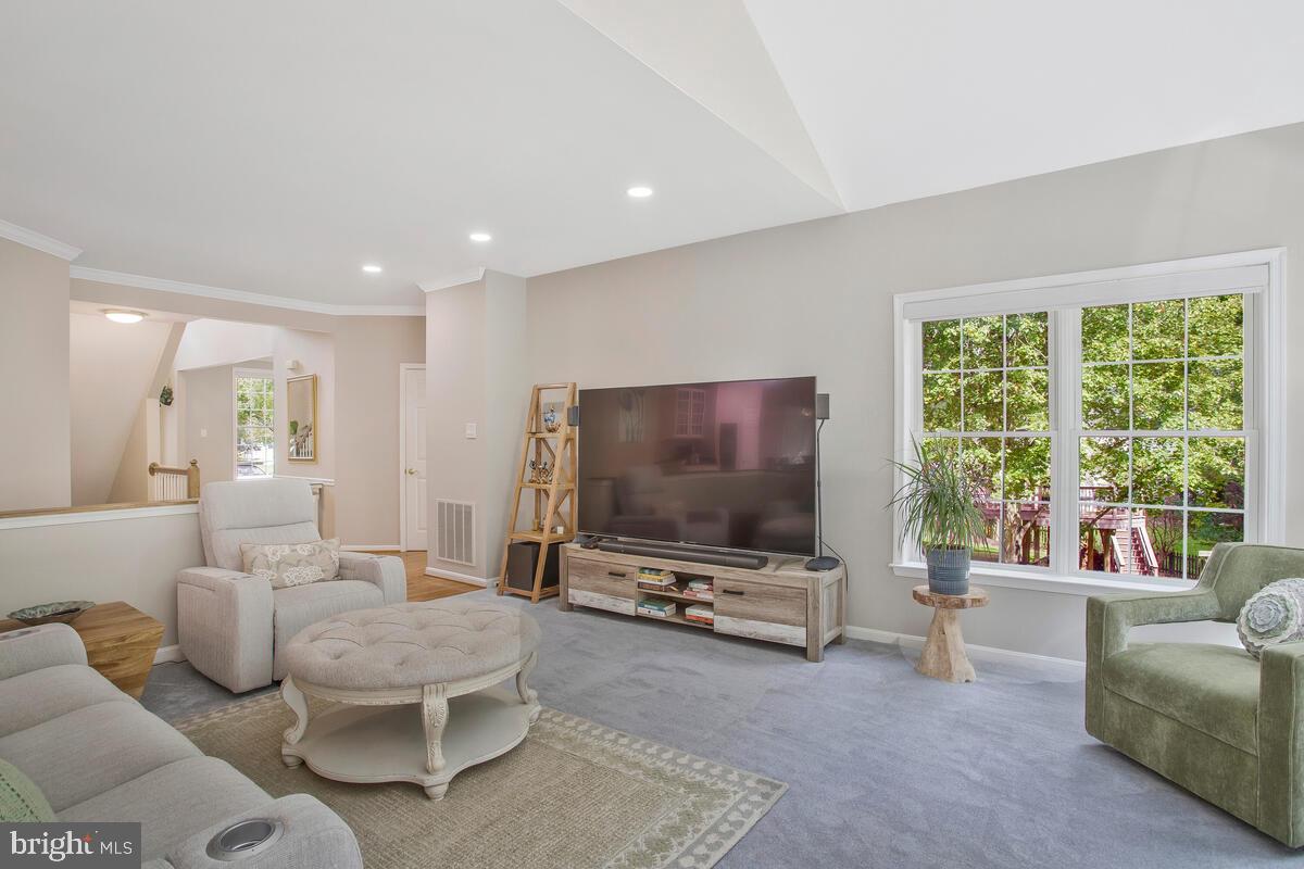 RIVERWALK - Residential