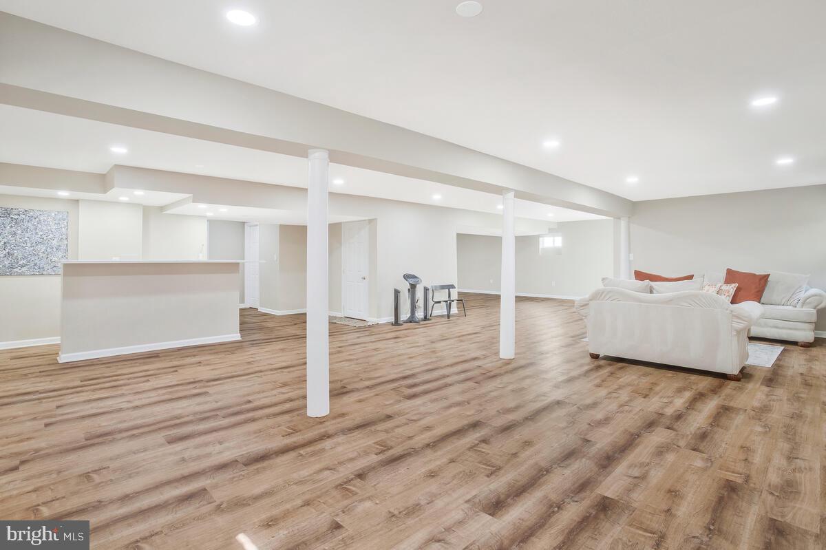 RIVERWALK - Residential