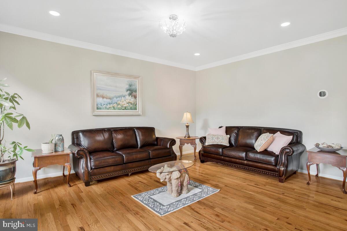 RIVERWALK - Residential