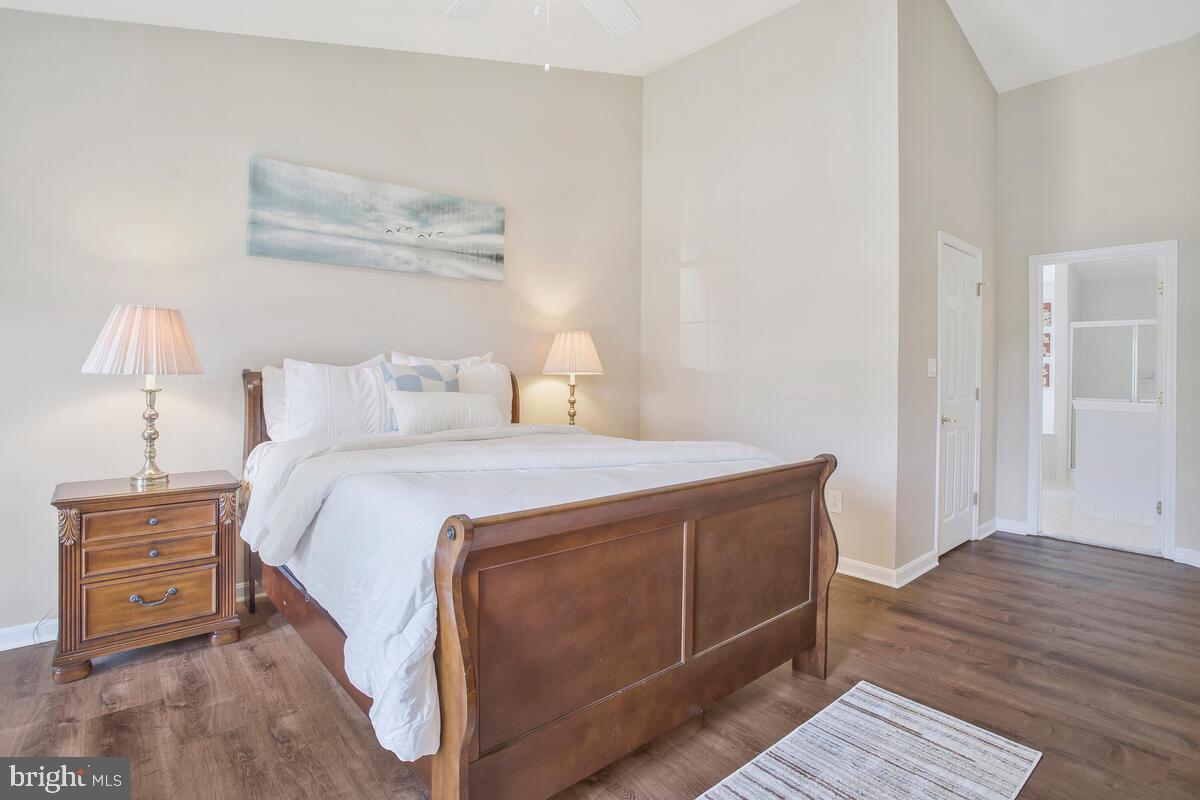 RIVERWALK - Residential