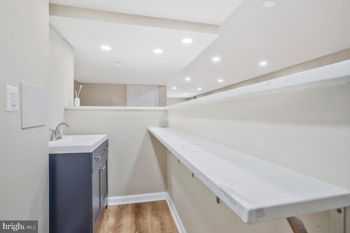 RIVERWALK - Residential