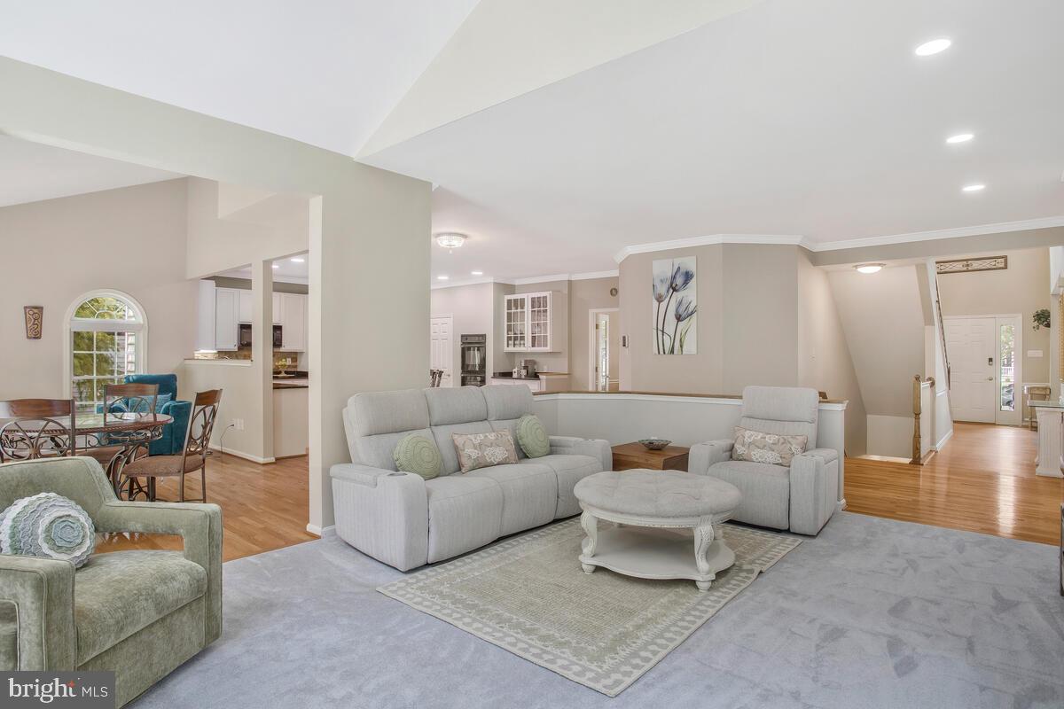 RIVERWALK - Residential