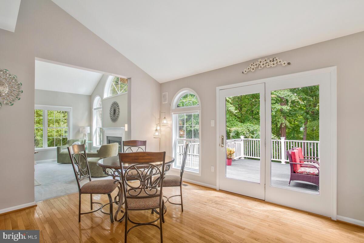 RIVERWALK - Residential