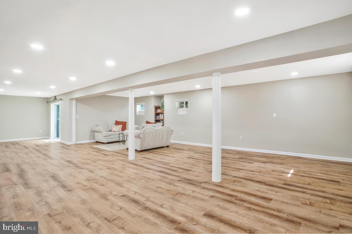 RIVERWALK - Residential