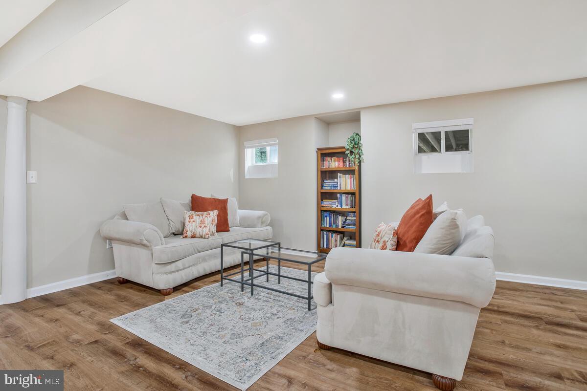 RIVERWALK - Residential