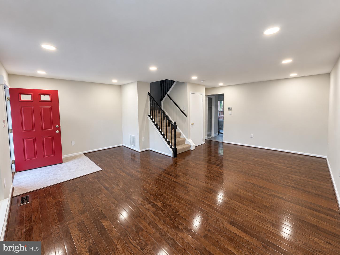 6402 SELBY COURT