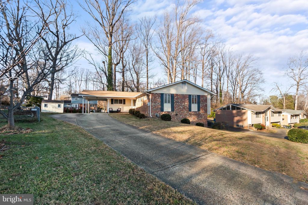 Photo of 4914 Wycliff Lane, FAIRFAX, VA 22032 (MLS # VAFX2281988)