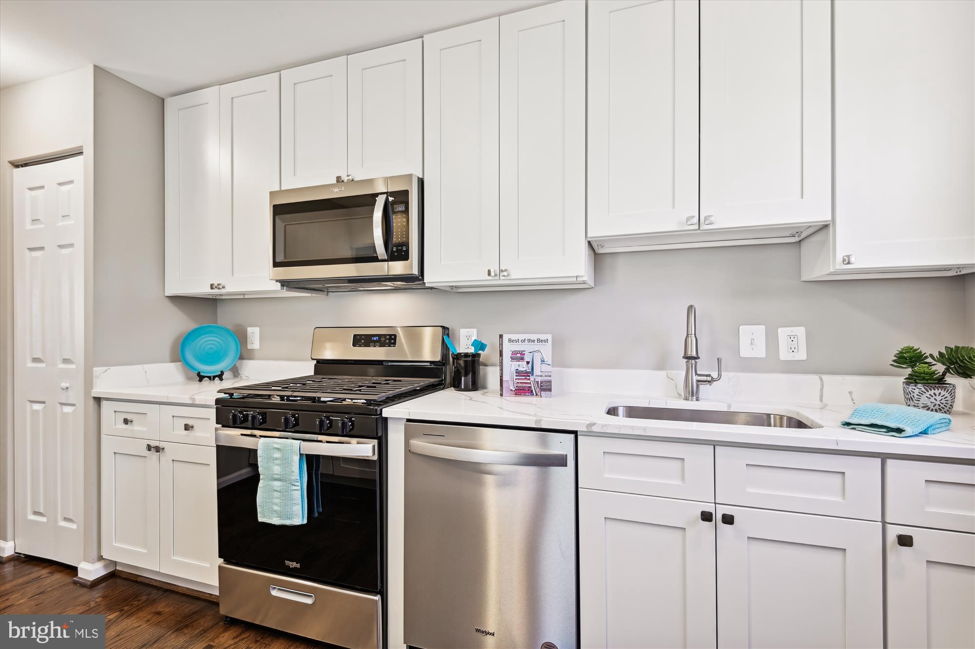 OAK SPRINGS - Residential