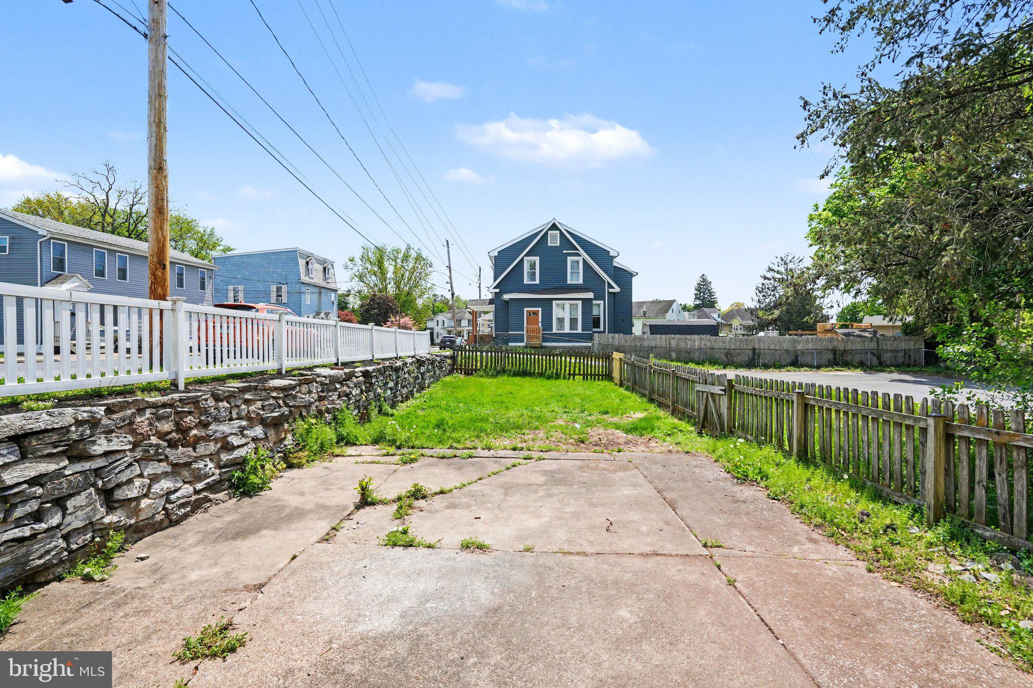 MIDDLETOWN - Residential