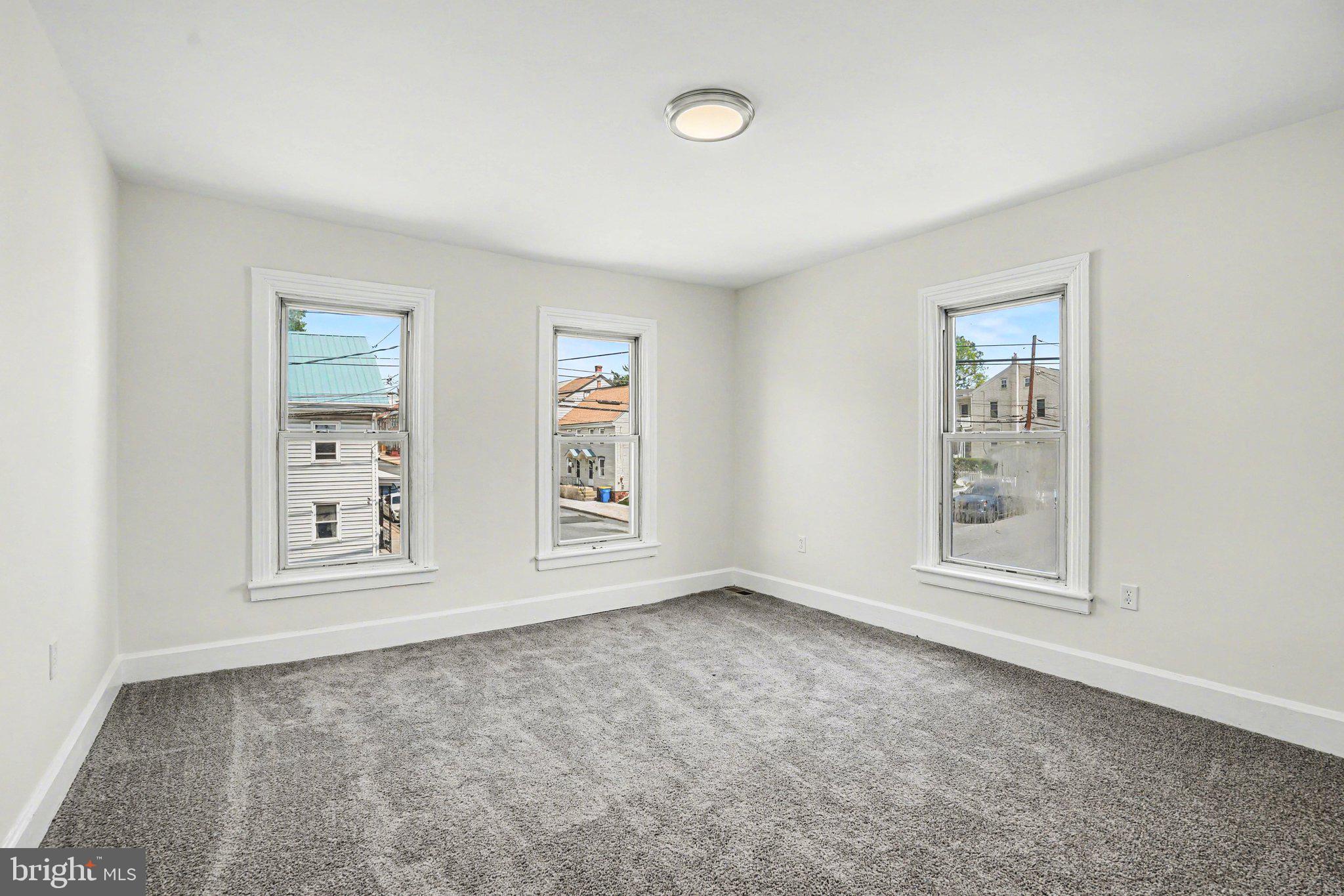 MIDDLETOWN - Residential